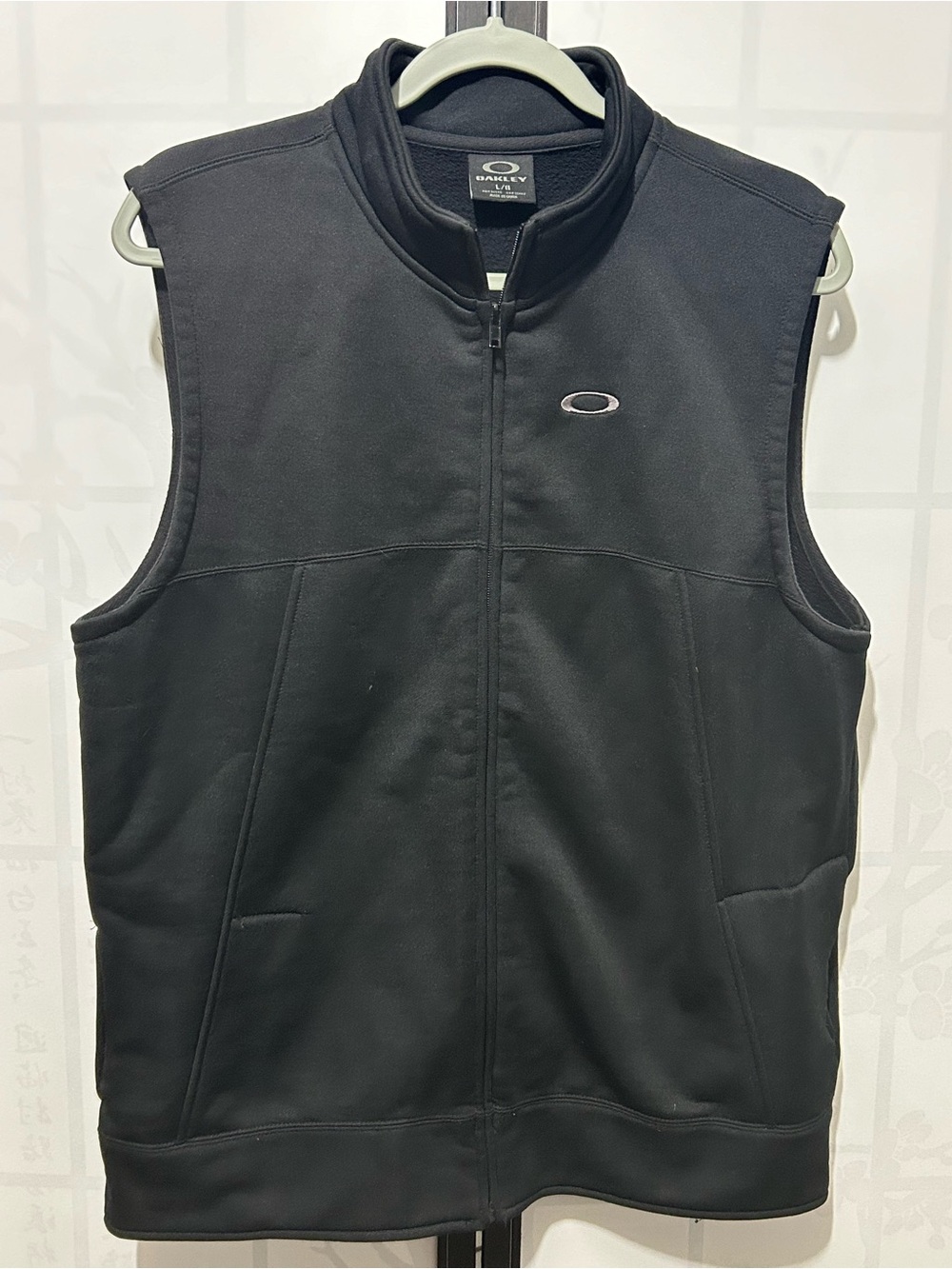 Oakley Men's Black Vest Full Zip
Size L/G